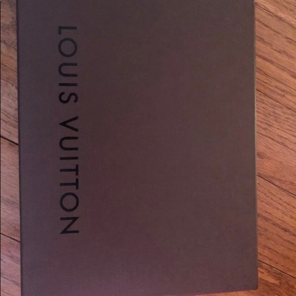 Red vernis Louis Vuitton pochette EUC rose indien - Picture 7 of 7